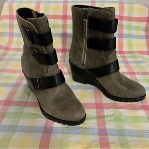 Women’s 8.5 SOREL After Hours Waterproof Kettle Gray Black Wedge Buckle Booties